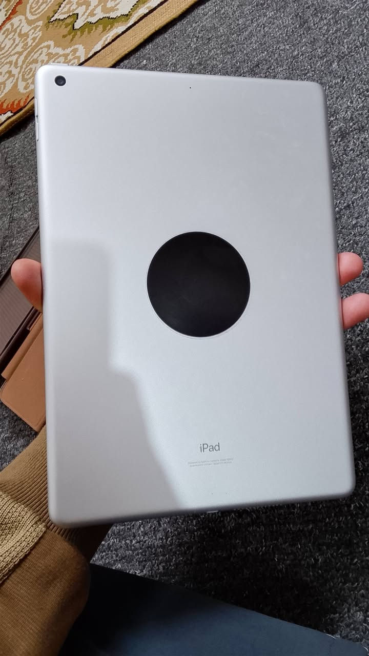 السلام عليكم .. أيباد الجيل التاسع مصارلة ٤ اشهر من مفتوح بطاريتة بين الـ١٠٠ و ٩٥ ايباد شخط مابي ومكفول مابي ولا عطل مراوس او بيع السعر ٢٧٠ للاستفسار ***********
