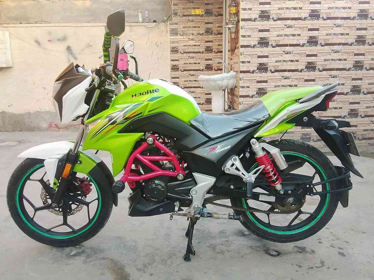دراجه هاوجي دي اف  للبيع السعر 16 ونص بيه مجال مسجل وكامل سنويه ولوحات رقم انكليزي موديل 20 جديدة كلش مكفوله من كل شي للاستفسار على رقم ***********
