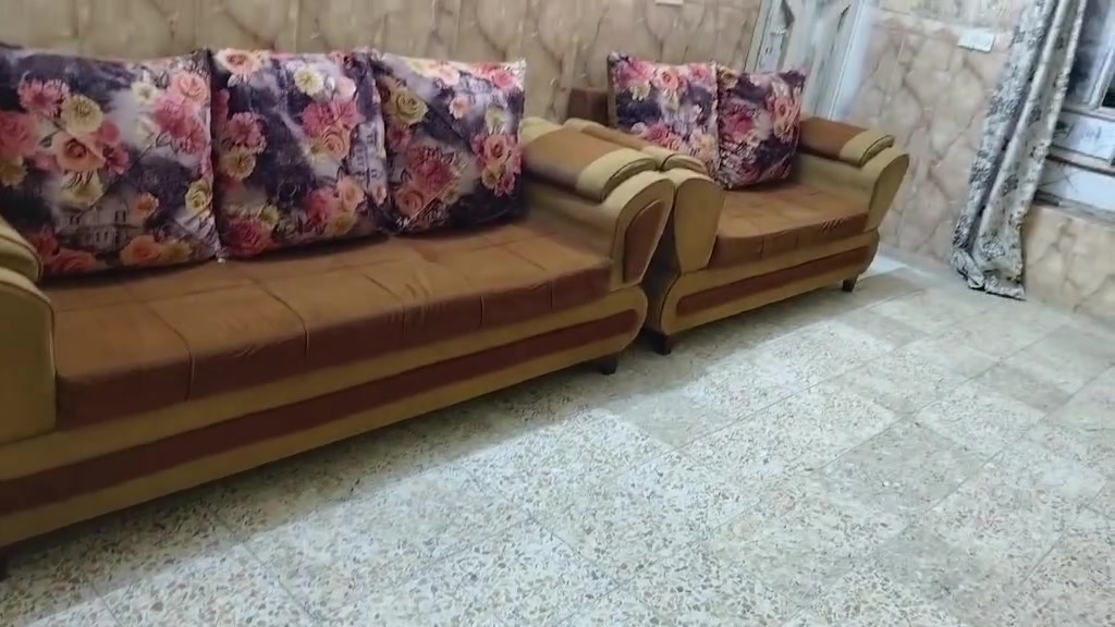 تخم البيع سعر٣٥٠ وبي مجال نطيف تزكام عنوان سيد جميل شارع 20 يم سواق ناي@


**إذا كنت صاحب هذا الإعلان وتريد حذفه لأي سبب، رجاءا أرسل رسالة إلى الدعم الفني**