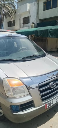 مرخصت مديرالاكروب ستاركس للبيع موديل 2004سياره جاهزه وحلوه نضيفه لاضرب...