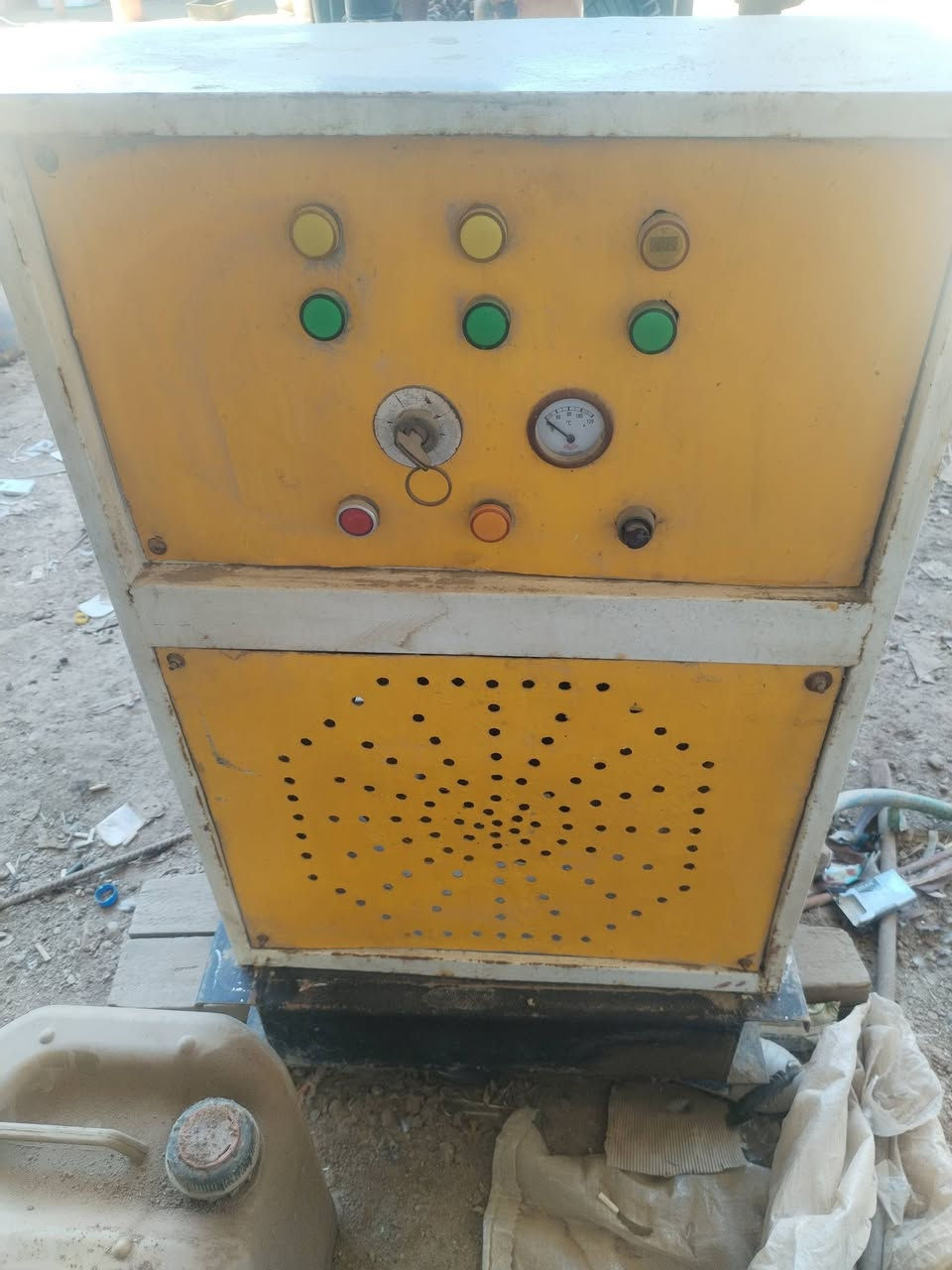 مولد بيركنز صيني 50kv لاتبخير ولا تنقص طبك بلادي ما مفتوح بيه برغي راديتر جديد حجم كبير   حماوه ماكو العنوان ميسان الاتصال واتساب فقط ***********
