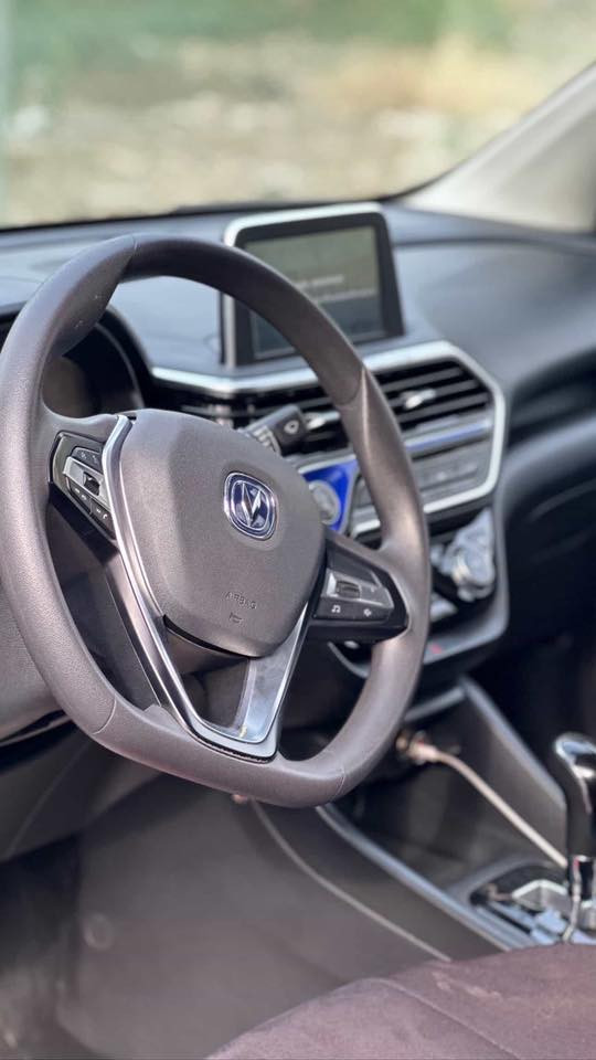 بسم الله اللهم صلي على محمد وال محمد

شانجان السفن موديل ٢٠٢٥

ماشيه ١٦ الف

ضربتها دعاميه فقط وصبغ اقل من ربع البنيد 

رايدتها ب٩٧ $

موشراي لا تعلق السيارة نضيفة وبيد مره ماتعبانه 

كلشي بيها مامبدل حتى التايرات بلادي

رقم ***********
