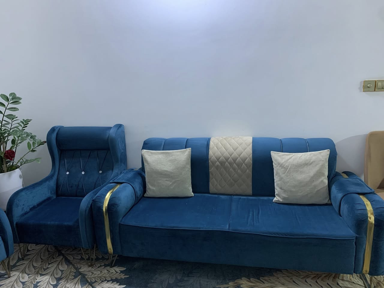 السلام عليكم تخم عراقي للبيع ٨ مقاعد نظيف   سعره ب ٧٠٠ الف واريده ب ٣٠٠ وبيه مجال ان شاء الله المكان حله مركز للتوصل على تفاصيل اكثر على الخاص


**إذا كنت صاحب هذا الإعلان وتريد حذفه لأي سبب، رجاءا أرسل رسالة إلى الدعم الفني**