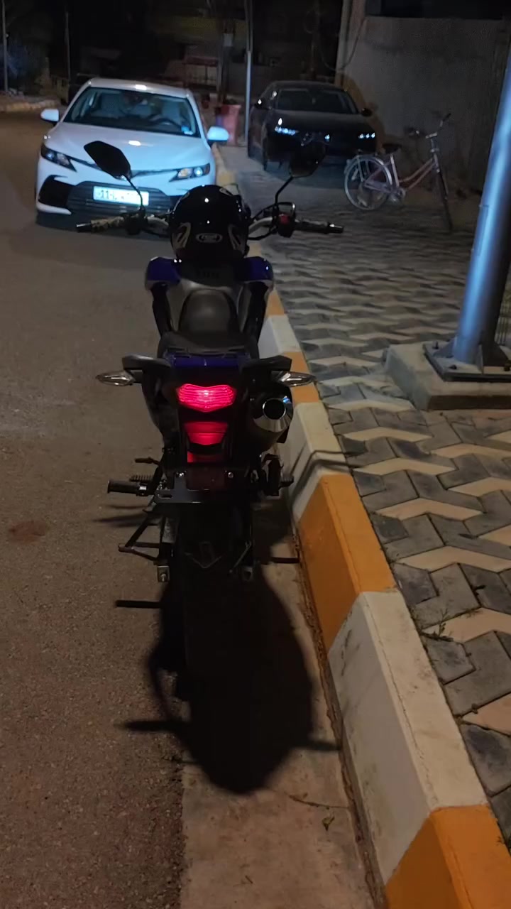 السلام عليكم 🌹🤚

   دراجة قفاز مكينة سودة 

  ماشي 1300    الف وثلاثمية مشدود قبل شعر

        نضافة كما موضح شخط مابي من فوك لي جوة 

                  للاستفسار *********** اتصل وبي واتساب
