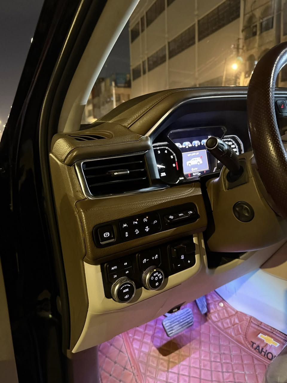 سلام عليكم 
يوكن دينالي موديل 2021
وكالة منصور 
رقم اربيل بسمي تحويل ثاني يوم
موصفات سيارة 3شاشات 
كشنات كهرباء تدفئة وتيريد 
كير لمس تحكمات ستيرن امامي خلفي 
3قطع تبريد 
7مقاعد داخل جلد ابيض وجوزي  بجم لايت زنون بلادي وبكلايت لد  حجم ويل 22 صدر جوبلسات وباقي موصفات دينالي معروفة سيارة حلوة ونضيفة وكفالة ماعدا تلحيضات تجي وتشوفه بعينك وسيارة احلى من صور  عنوان سيارة بغداد حي اور للستفسار ‭

‭0773 050 5192‬
