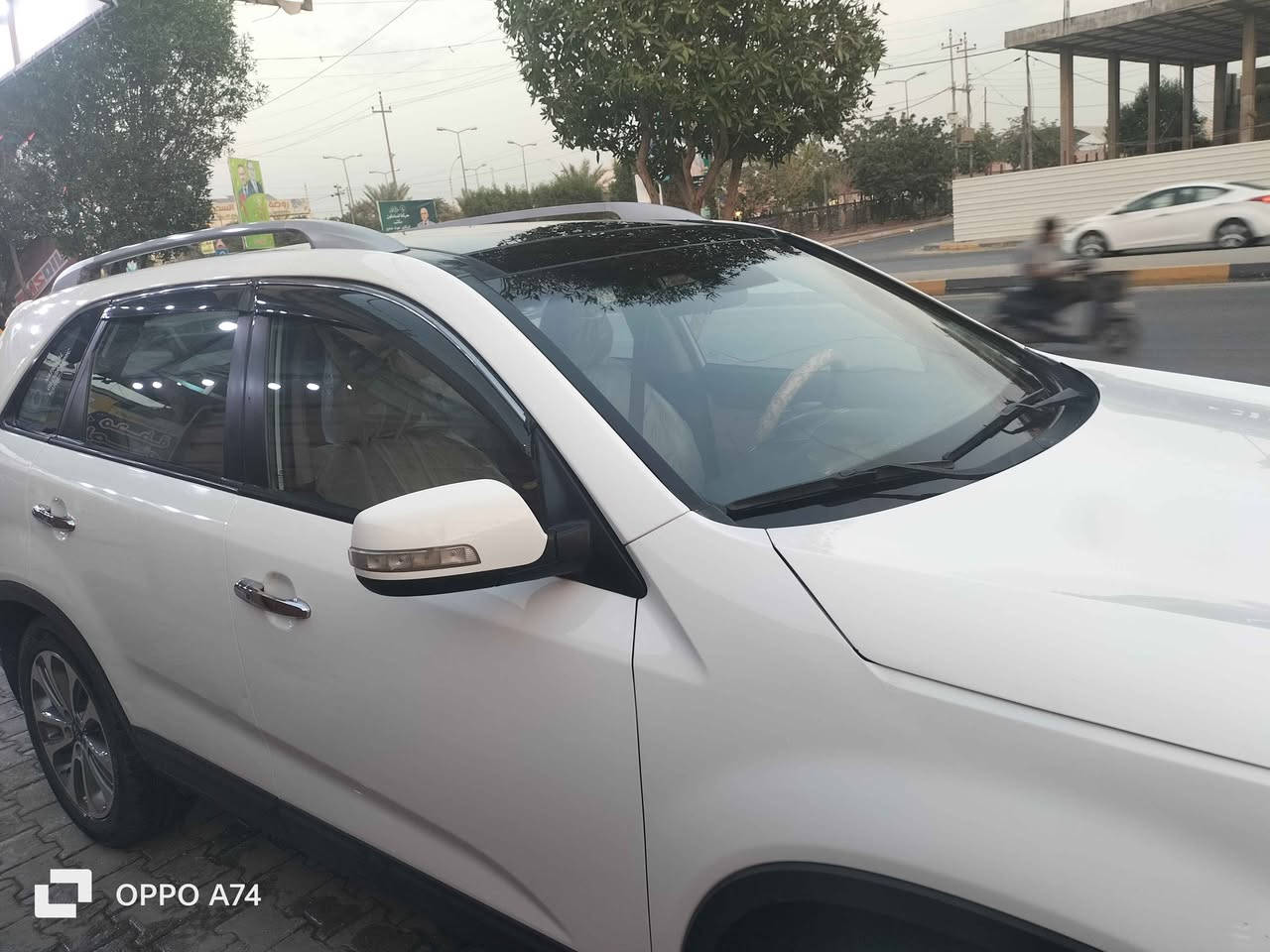 سورنتو 2014 
تشغيل بصمه بصمة ابواب 
إشارة دواسات 
لد ابواب داخلي 
اضاءت يدات خارجي
يدات نيكل 
6 سلندر
7 راكب 
دواخل بيجي
دشبول صاج اسود ملكي
السيارة ماشية 181000
بسمي سنويه وارقام جدد 
رقم كربلاء 
كروز مثبت سرعة وبعد معروف الخليجي
*********** Singapore
