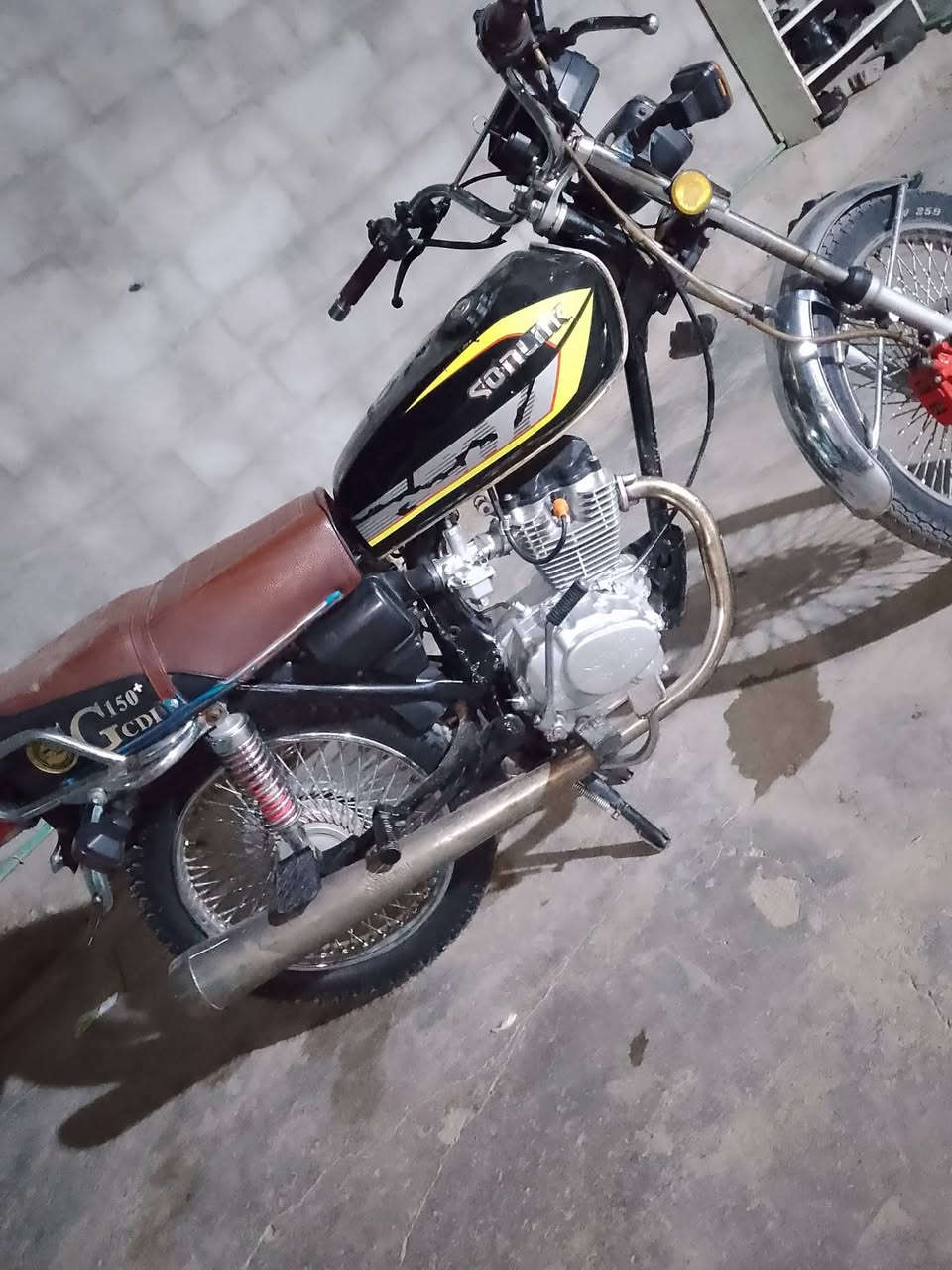 السلام عليكم
دراجه ايراني للبيع اوراق كاملة موديل 23كهربائيات شغالة السعر525وبيهة مجال العنوان بغداد جسر ديالى رقم***********
