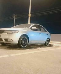 كيه سيراتو 2012السياره جاهزه بيه 3قطع صبغ بدون دواخل ولا معجون بس صبغ ...