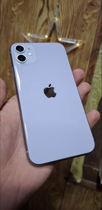 عندي ايفون ١١ عادي نضيف كلش ومكفول ممفتوح بطاريه ٧٤ وذاكره ١٢٨ رايده م...