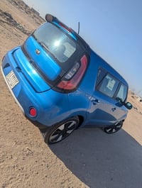 كيا سول • زرقاء • حادث