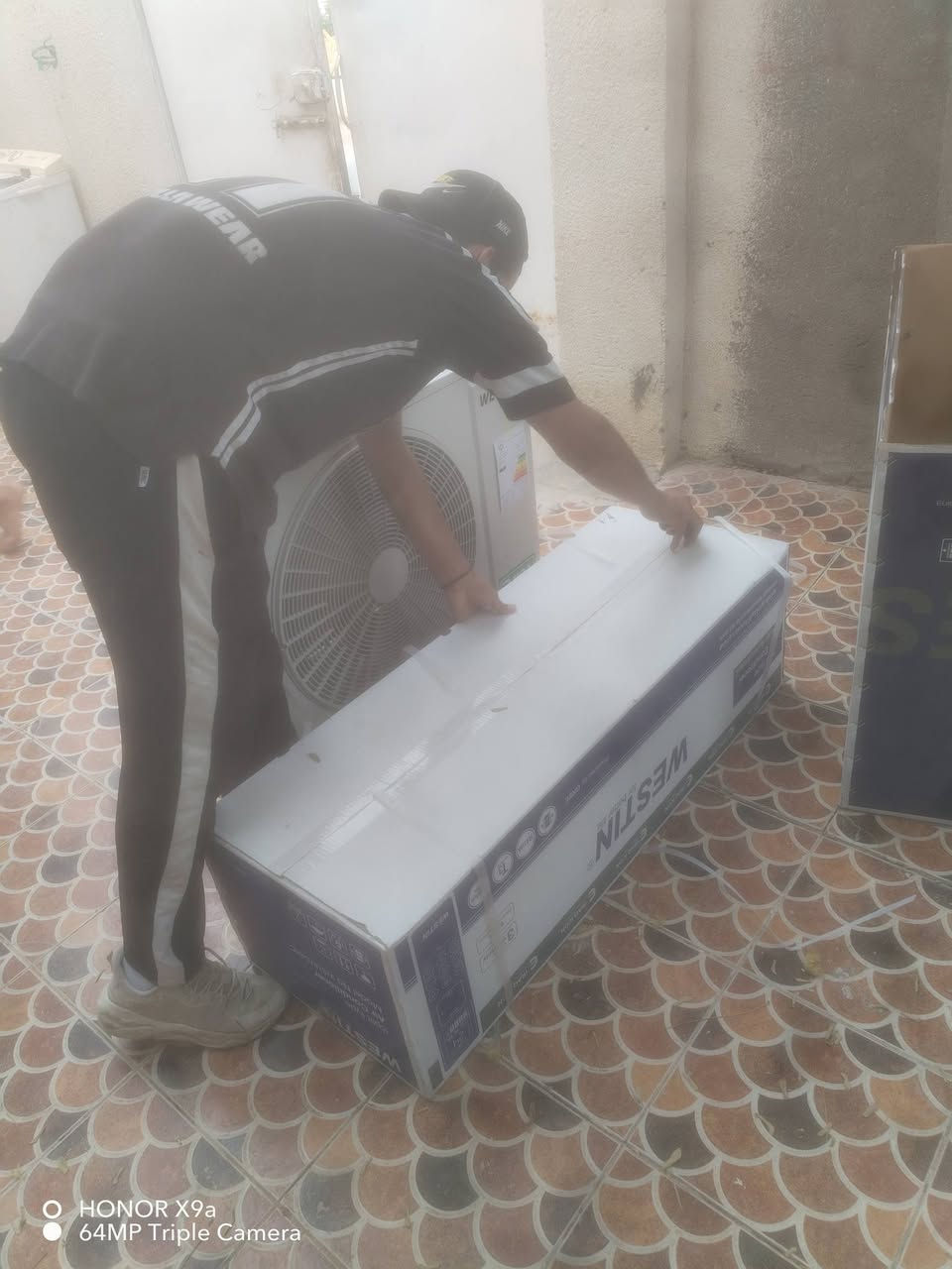 اليسر للتبريد
*********** 
***********
صيانة عامه لكافة أجهزة التبريد
غسل وتنظيف كافة السبالت
شد ونصب السبالت
فتح وشد
