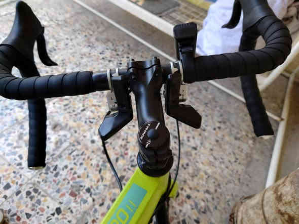 ترنكس حجم 27.5 نضيف جدا كلشي شغال بدون اي عيب ملحقات سرج اصلي وجاملغ امامي مجموعه شيمانو 3*7 نمر العنوان حي الاعلام السعر 200بس لتزعلةن نزلت السعر والمكان هاتف ***********
