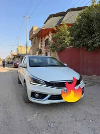للبيع سوزوكي سياز موديل 2024 رقم بغداد ماشيه 41 السياره مكفوله من كلشي...