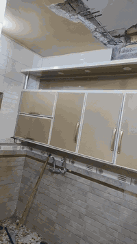 السلام عليكم ورحمة الله وبركاته
اخوان كاونتر قطعتين كما موضح بلفديو نضافة 80%
فصلنا تفصال السنة الماضية سعر جدا مناسب والاضوية كلهم شغالات مكاني بغداد منطقة الشعب ***********
السعر 350 وبي مجال للطيبين
