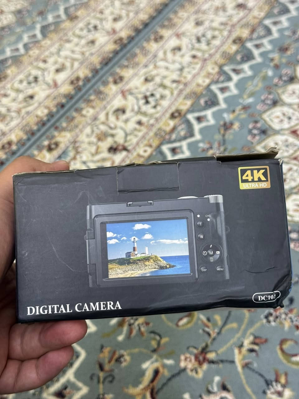 السلام عليكم  كاميرا رقميه توصل دقتهة لل 4k  ***********
