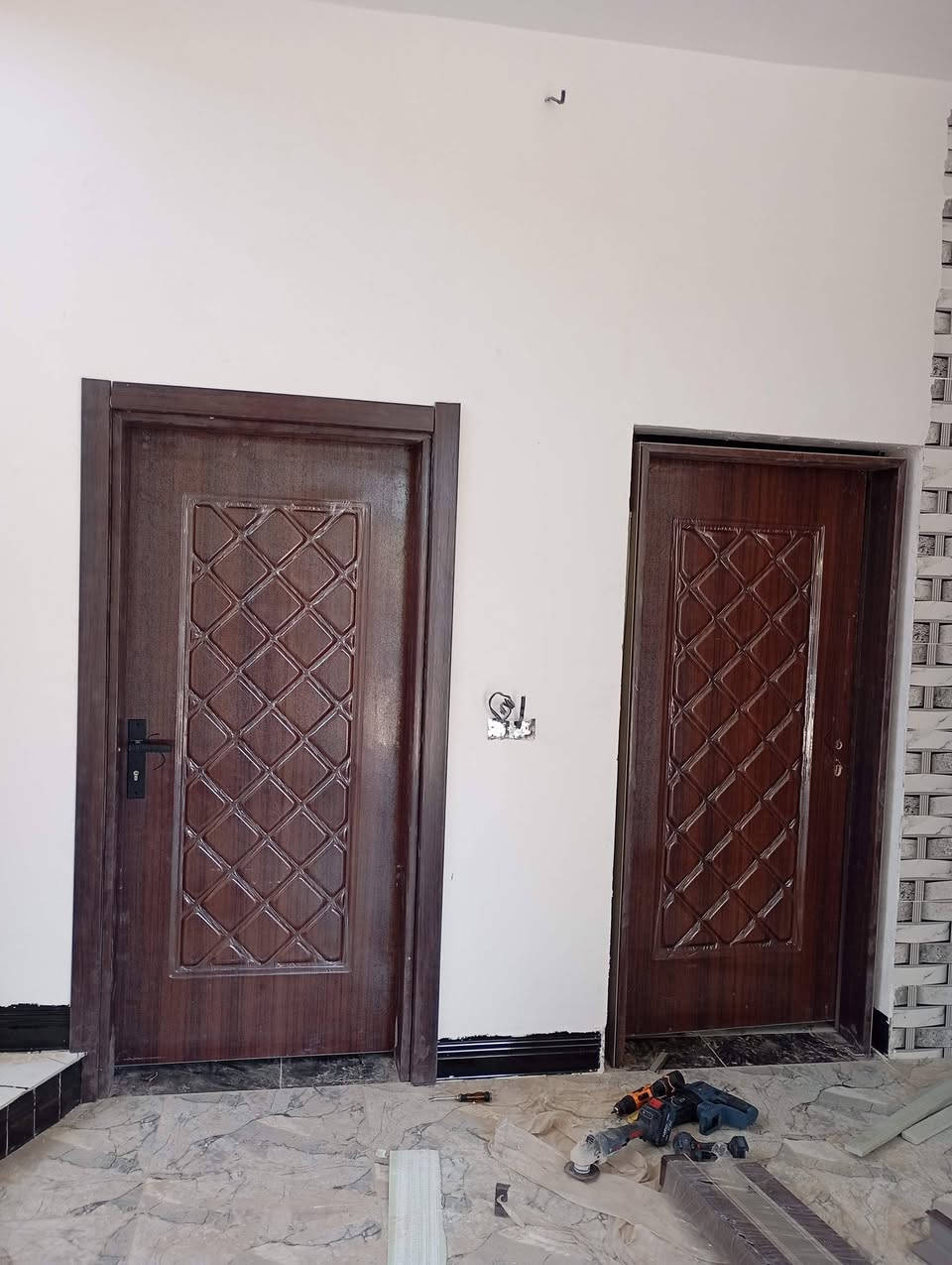كافة الالوان والديكورات 
قياسات 100*210
100*250
معمل الوسام لابواب التركيه 
باب تركي المنشأ اصلي مضغوط
والاسعار حسب القياسات
***********
