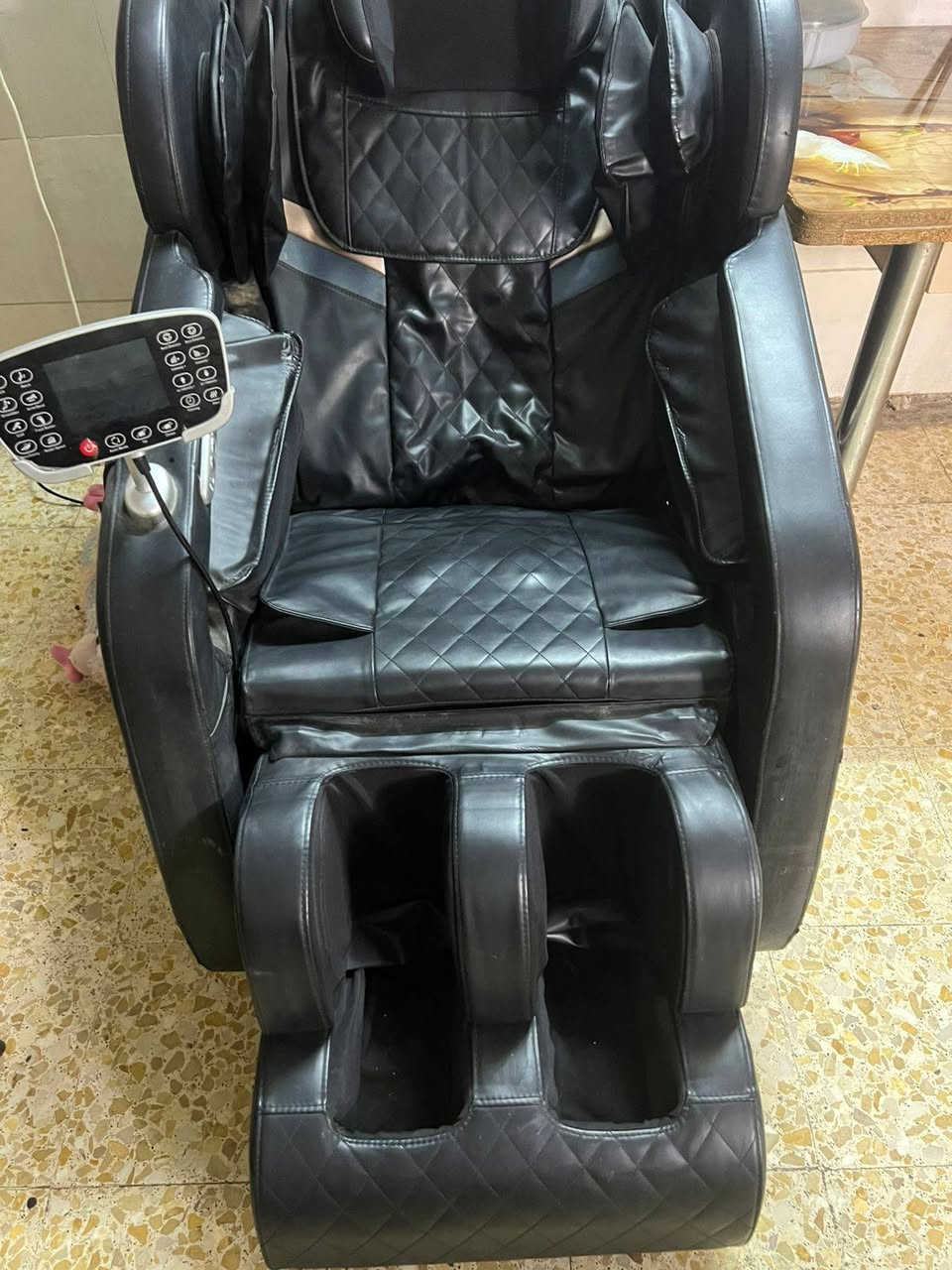 سلام عليكم
للبيع كرسي مساج لكل وضعيات الجسم 
***********
