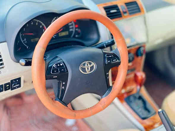 السلام عليكم كرولا 2013  السيارة كلشي موضح بالصور والفيديو كلش نظيفة السيارة ومالتي شخصيا كلشي بيها بشرط من محرك وكير وحدادية وهزة جديدة السيارة بيها ثلاث قطع رش امامي وكرتين ورا بس كلش كلش نظيفة السيارة سعرها 128 ومجال للي اكدر علي  وجنايها يعرف شنو قيمتها ارجوك اذا ما عجبك المنشور علق تعليق حلو مثلك وشكرا للكل
