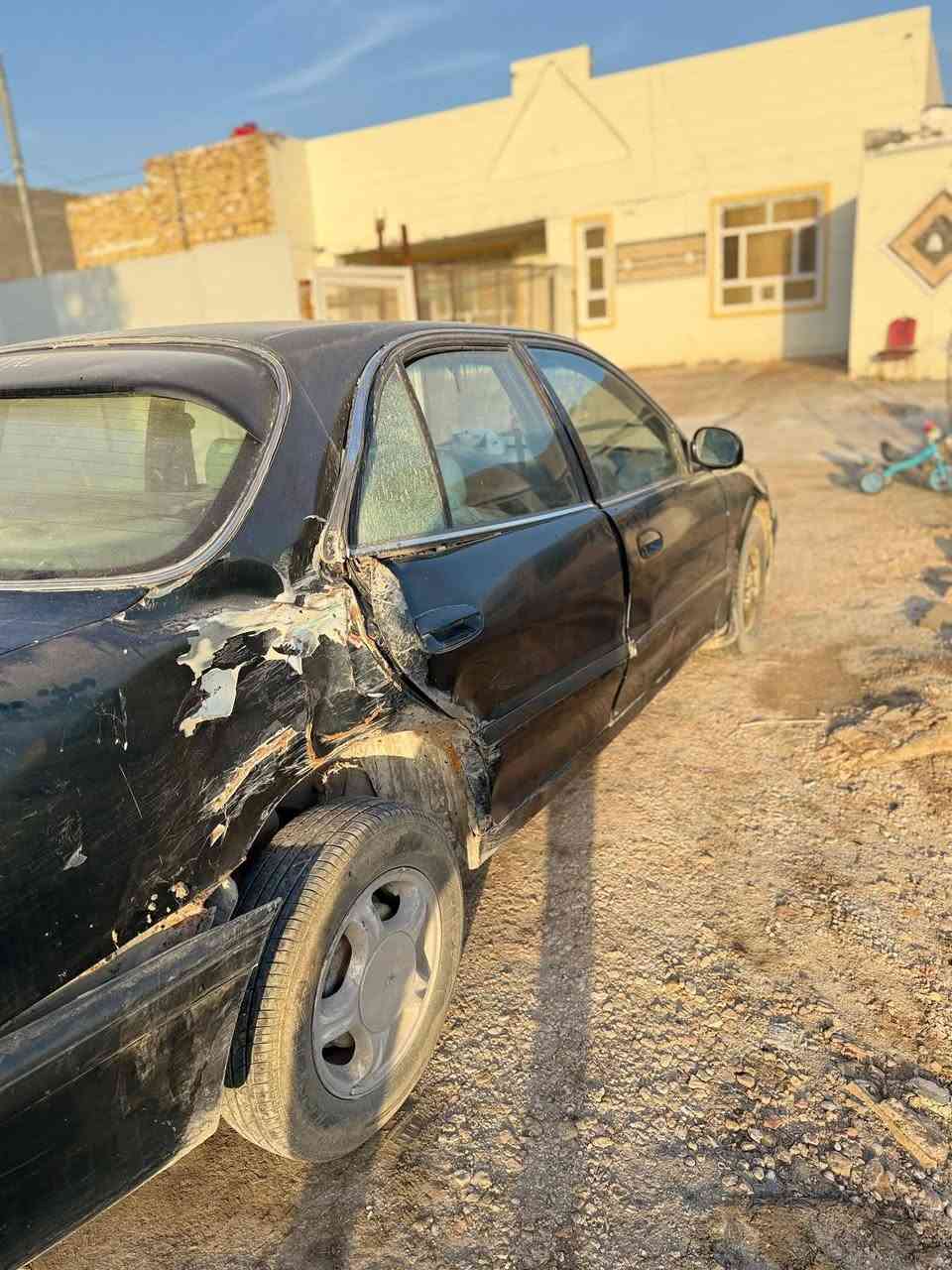 سوناتا 2 موديل 95 بيه ظربه
بالجاملغ وقليل من الباب 
الكير مشكلة على الثالث
محرك جديد حاويه 
السعر 27
الشراب يتصل 
***********
