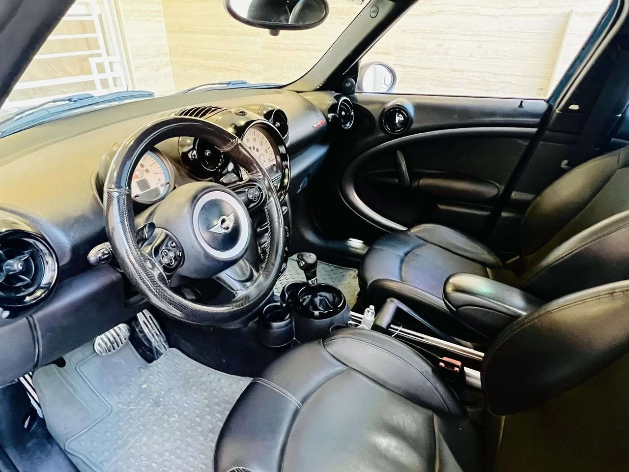 السلام عليكم للبيع ميني كوبر s 2012 جديده وجاهزه بدون اي نقص ورقم جديد باسمي تبريد تدفئه تخم تاير حداديه جديده وبسعر 88 وبيها مجال كلش قليل للاستفسار اكثر الاتصال ***********
***********
