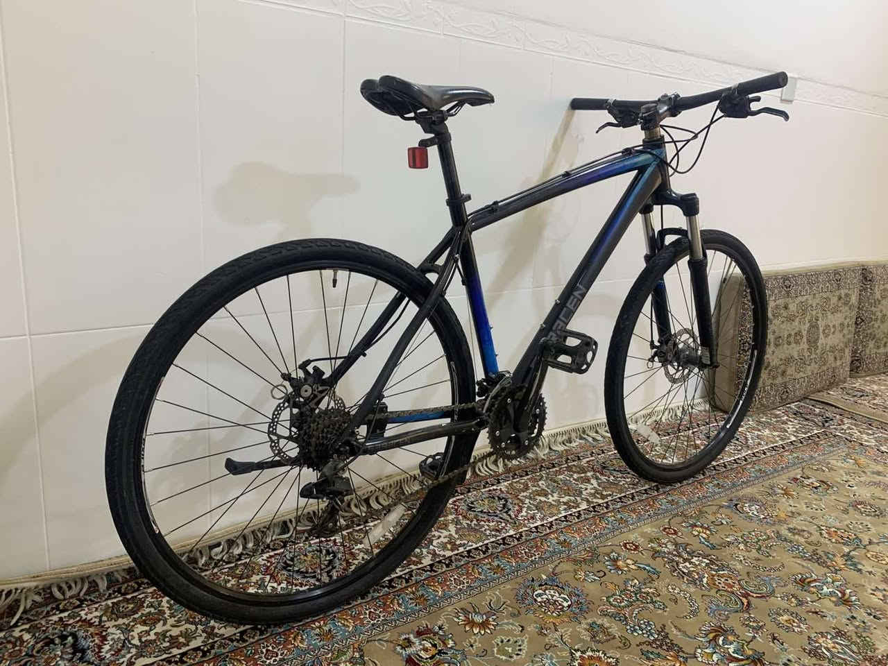 للبیع
بایسکل ترحال یابانی مارکە عالمیە saracen المنیوم حجم 28xc700 مکینە 11 عدد 3x8 شیمانو کاملە بریکات دسک سیم 
نظافە 95% بل میە بایسکل کلە بلادی و ماناقصە ای شی 
سعرە 250 الف اوبیە مجال مکان کلار/سلیمانیە توصیل ماعندی
لل اکثر تفاصیل تعال خاص رجاء اذا موشرای لا تخابر


**إذا كنت صاحب هذا الإعلان وتريد حذفه لأي سبب، رجاءا أرسل رسالة إلى الدعم الفني**