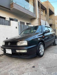 كولف mk3 مكينه١٨٠٠ اوتو مكفولات صدر نضيف رقم بغداد داخلهه نضيف بدون حا...