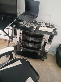 رف زجاي لبيع سعر قيم وخذ  عندي توصيل  رقمي 07769102684 موجود رصيد واتس...