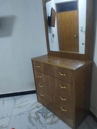 ميز مرايه • مستعمل • صاج