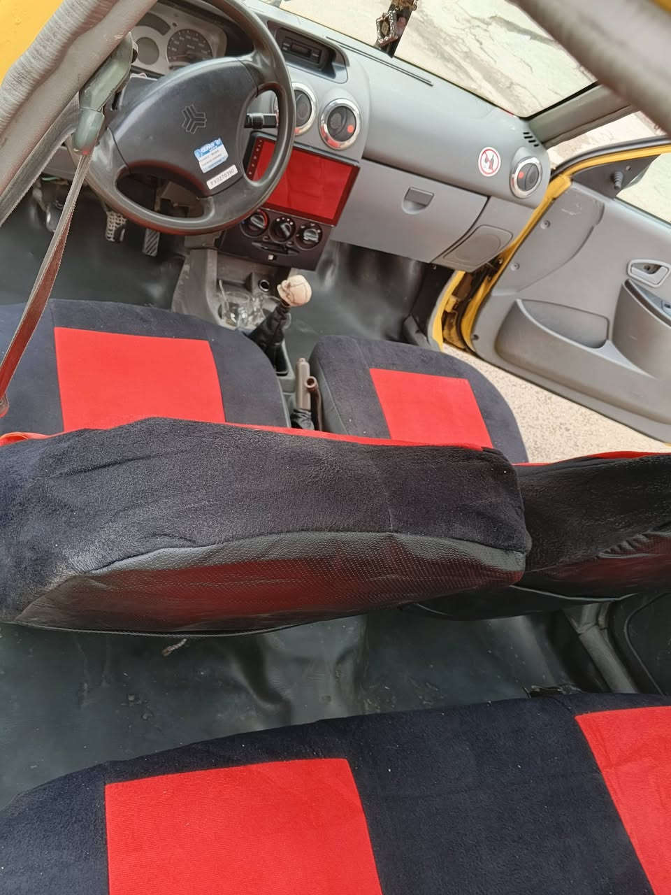 السلام عليكم شباب سايبه 12
بسمي لسياره تحويل مباشر مصفره هيئه وغرامات 

كهربائيات كلهه شغاله تبريد شاشه ومناقصهه اي شي 

السعر 26 وبيهه مجال حك جيتك

مكاني بغداد البياع رقمي ***********
