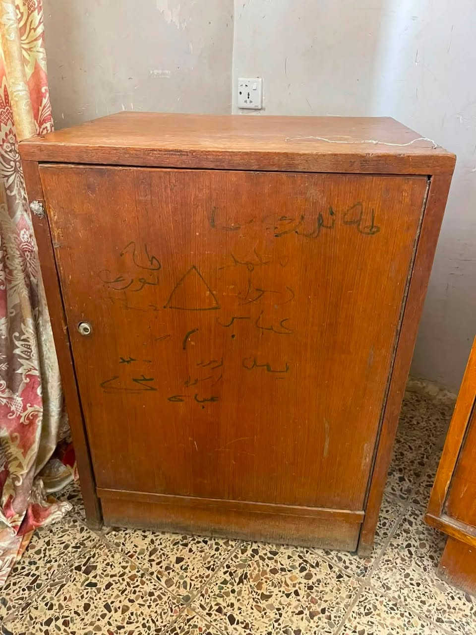 غرفة خشبية كاملة للبيع
السعر : 200 الف 

للاستفسار: ***********

المكان : بغداد
