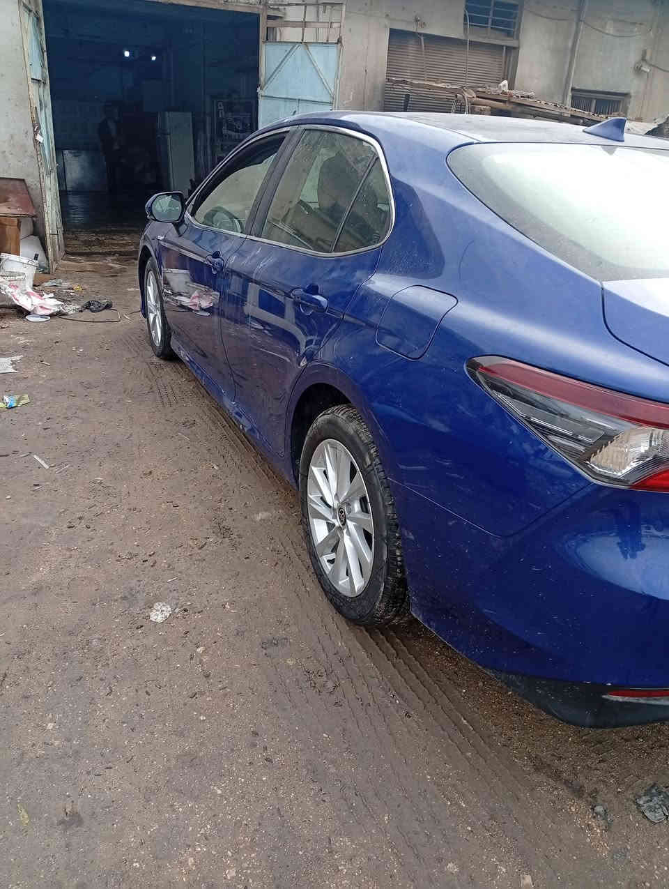 سياره كامري 2024هابردوارد ياباني اصل محور شركه جديده سياره كلين بدون حادث  سعر 165ورقه قفل تترقم على دوله ***********
