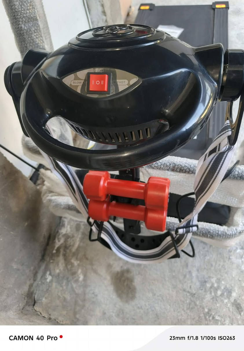 جهاز جري HOUSE GYM
وزن 150kg
مواصفات
ماطور نحاس
 4 حصان قابل للطى
 شاشه ديجتال لعرض4 قياسات 
قياس نبضات القلب 
قياس سرعه الجري للمستخدم 
قياس سعرات الحراريه المحترقه بالجسم 
قياس الوقت بساعه توقيتيه ذاتيه 
فيشه اواكس 
هزاز  بطن وخواصر لتكسير الشحوم 
قرص خواصر
 دمبلص عدد 2
 استعمال قليل نظافه فول 
سعر 300 ألف 
المكان النجف شارع معمل الاسمنت الكوفه 
للتواصل ***********
