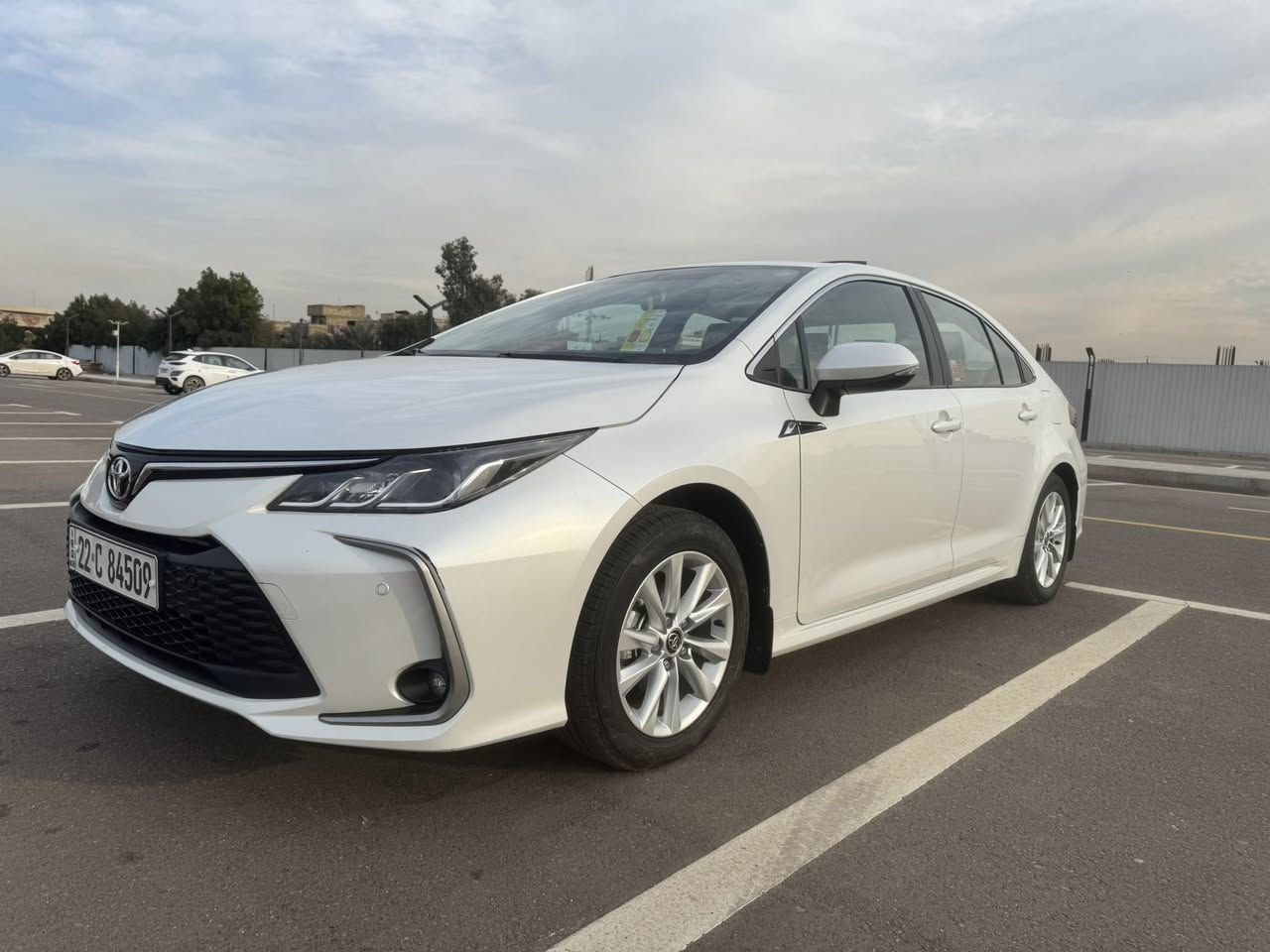 كورلا خليجي موديل 2023 بانزين
فول واحد / واحد

السياره كفاله عامه عده بارد باب السايق

شركة جيهان تايوته

عداد الكليو متر 17 الف 

مواصفات السياره

بصمه - مري قلاب

حساس امامي - حساس خلفي

كامره خلفيه - فتحه سلايد

شاشه - محرك 1800

مري جانبيه شفط - رادار أمامي  السياره  جاهزه و مدوشمه 

رقم اربيل بأسمي تحويل مباشر 

السعر 182 بيهه مجال 

مكاني بغداد و هاذه رقمي *********** الشراي يتصل
