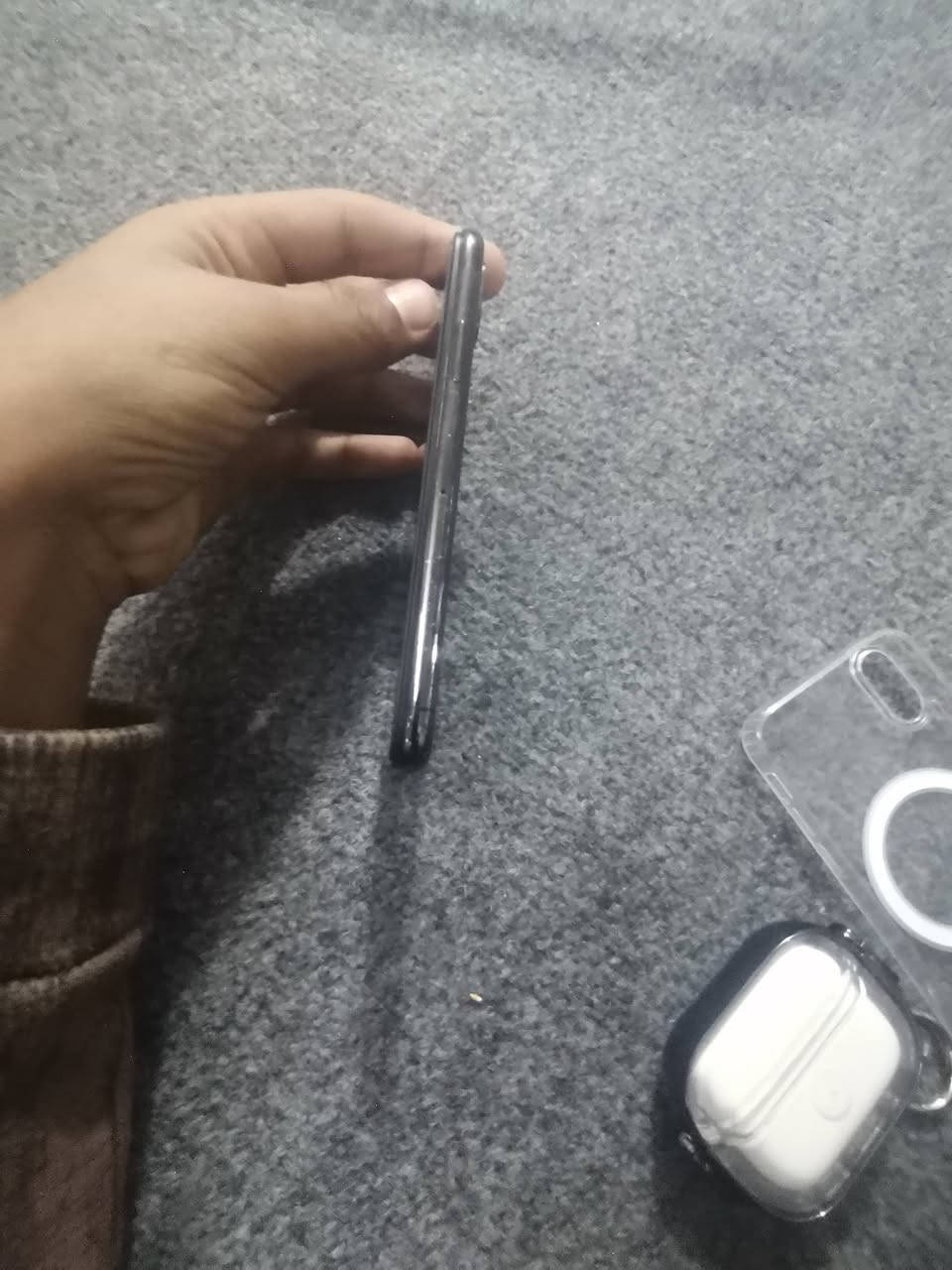 سلام عليكم ايفون اكس عادي ذاكرته64مبدل شاشه اصليه وبطاريته 100سعره 150وبي مجال مكاني بغداد الشعله حي الجوادين هاذه الرقم ***********  معه مراوس ابي جهاز
