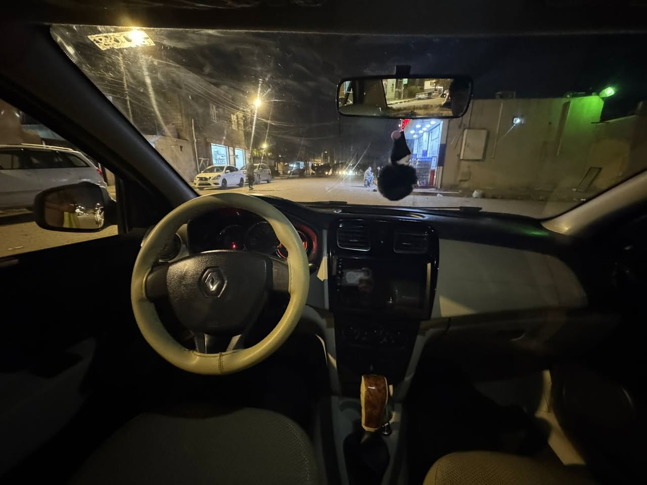 رينو سمبل موديل 2016 كفاله مكينه وكير وتبريد سنويه 30  وحداده وطخم تاير كله جديد
السعر 68  

***********
