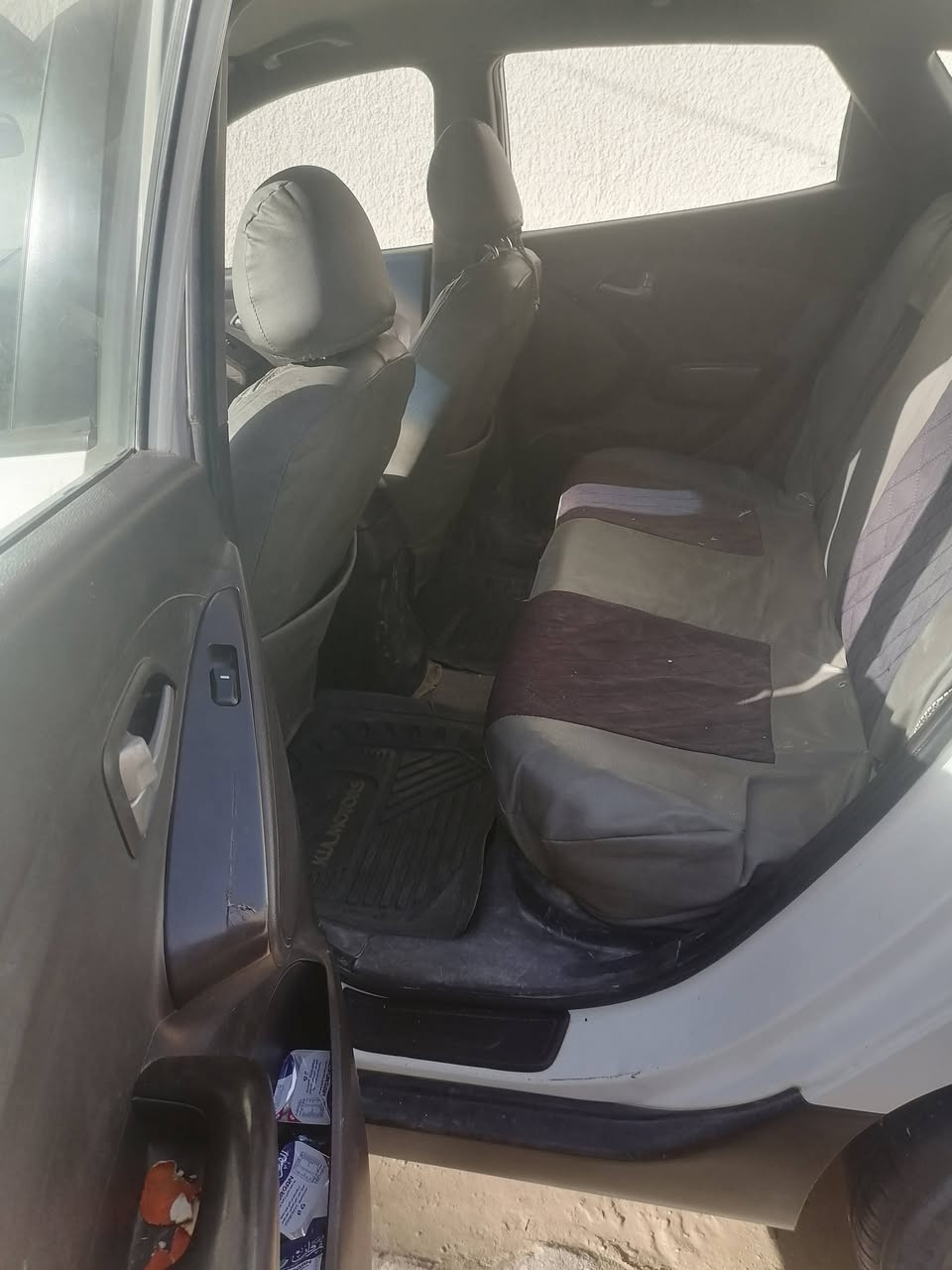 توسان موديل 12 نظيفه ماشيه 140 باسمي بها بس شاملغ وشبر من البنيد اثر شخطات صبغي سياره تقودها مره رقمها بابل الرقم الانجليزي تيارات جدد تبريد ثلج كير محرك السعر 143 وبيها مجال مقفولات مكانها بابل رقم الموبايل***********
