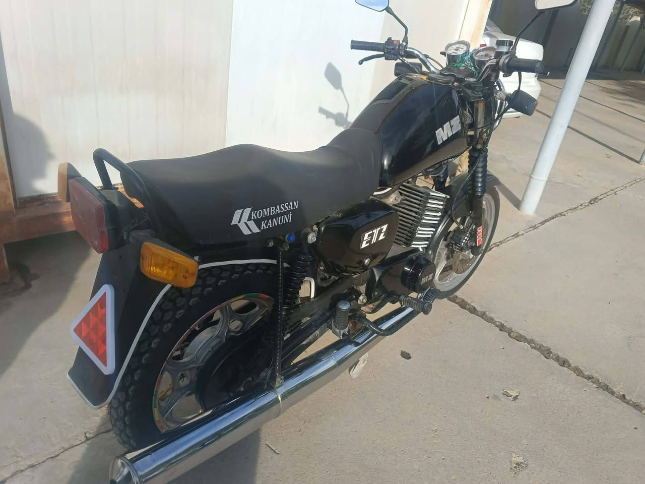 السلام عليكم امزد 2001 انبوبه للبيع عنوان كلار سليمانيه مقفوله كفاله عامه ويلكم قصه واحد ماكينه بلادي مقفوله كفاله عامه للبيع السعر السعر مليونين وربع ***********
