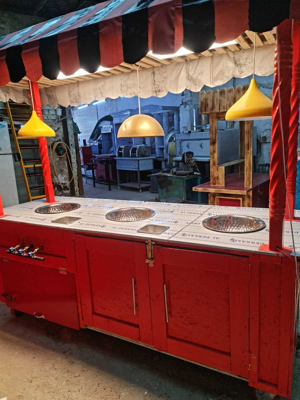 عربانة كنافة تصميم خاص لدى محلات علي النعيمي بأدارة سيد عباس للتواصل واتساب فقط ***********
