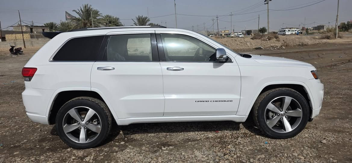 السلام عليكم جيب للبيع  اصل 14 معلايه 22 السياره مكفوله مابيه اي نقص فول مواصفات السعر دفترين وبيه مجال 
***********
