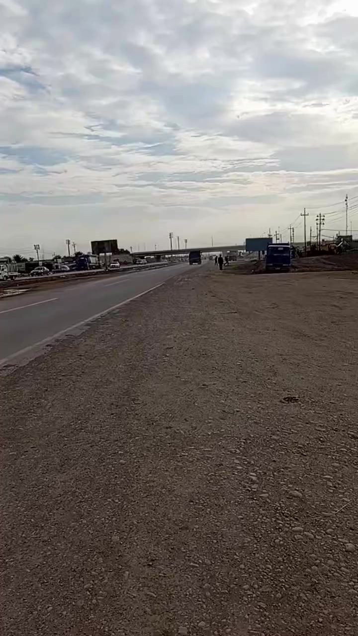 سلام  عليكم عندي قطعه للبيع مساحه ٢٠٠ متر سعر خاص
حي حكيم 
رقم الهاتف  
 ***********
