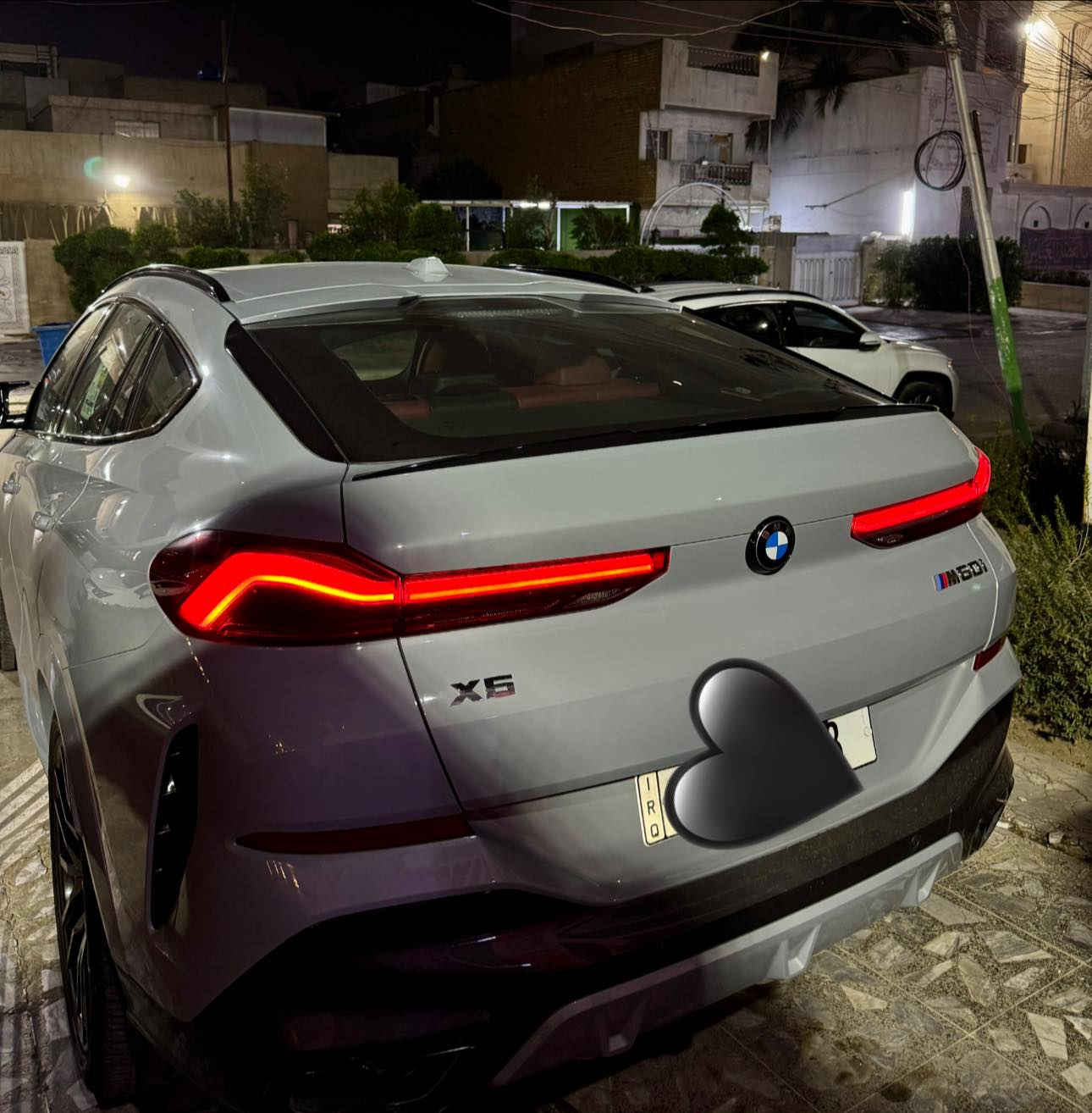 BMW X6 M sport 2025 

سياره رقم بغداد 

ماشیة: 9 الف km
موديل 2025
سياره خليجية وكالة عروش 
مواصفات السيارة فول الفول  M PRO
.
بنوراما sky lounge
كشنات جلد لون احمر 
رادار جبيرة
سماعات Harman/kardon
بردات
كشنات خلفي تدفئة و تبريد
داتاشو
٥ كامرات
سماعات سستم Logic 7 🔊
panoramic view
ستيرن M بلادي و تحكمات كامل
انارات داخلية متعدد الالوان aambient lightning🔥
انضمات قيادة بيها ( sport - sport individual - sport plus - comfort - comfort plus - eco - eco pro)
كير كرستالة
ويالة M بلادي بلاك اديشن 
السيارة كامل Black edition
اوتو بارك
اوتو هولد 
اوتو بريك
تشغيل عن بعد
و بعد هواية مواصفات متنذكر

لون مميز cement color
مكفولة كفالة عامة 
كير و محرك 
السيارة مرقم و مغلف PPF
.
العنوان : بغداد شارع فلسطين
.
رقم صاحب السيارة 
***********
