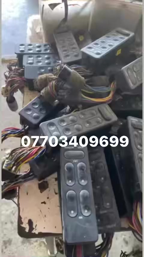 السلام عليكم
كنترول ابرنس فيشه وحده وفيشتين 
العنوان ديالى الخالص هبهب الشارع العام محلات الحاج ابو انس المولى 
***********
يوجود خدمه توصيل 
جمله ومفرد
