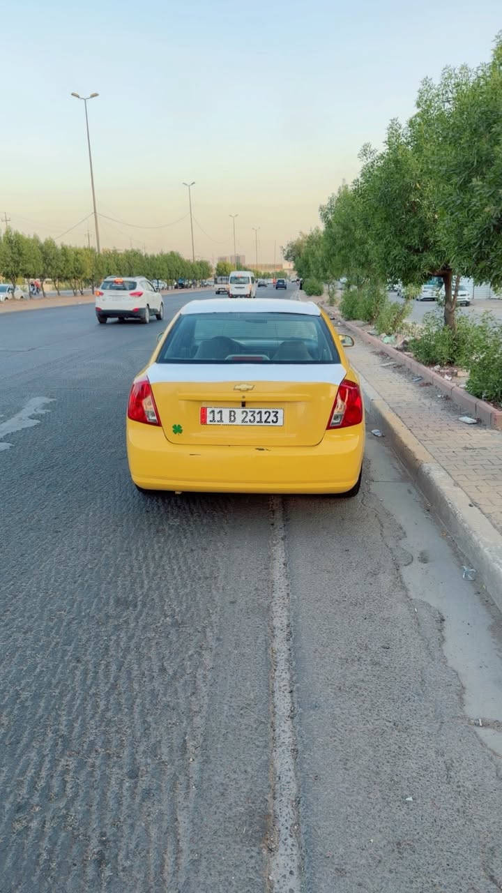 سلام عليكم أوبترا ٢٠١١ سياره مصبوغه عام بيها طخه بالبنيد ومصلحه السياره اي انقص مابيها تخم تاير جديد تبريد شغل ثلج  حداديه ٨٠ ٪؜ كهربائيات كلها شغله شاشه كامره رقم انكليزي بسمي السياره هيه غرامات مصفره مكان السياره بغداد الدوره عارضها ٦٣ وبيها مجال ممتواجد ع النت ***********

