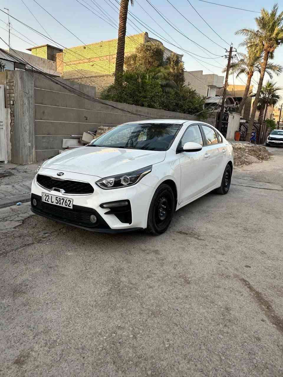 سيراتو موديل 2020 للبيع السياره نظيفه محرك 2000 كير at محرك دوش وارد خليجي ماشيه 150 بيها بارد فقط اي قطرة صبغ مابيها 
محرك وكير مكفولات تحويل ثاني يوم رقمها اربيل مكان السياره بغداد السعر 125ورقه لتعاملني بالتعليقات الشراي يراسلني واتساب لو يتصل ***********
