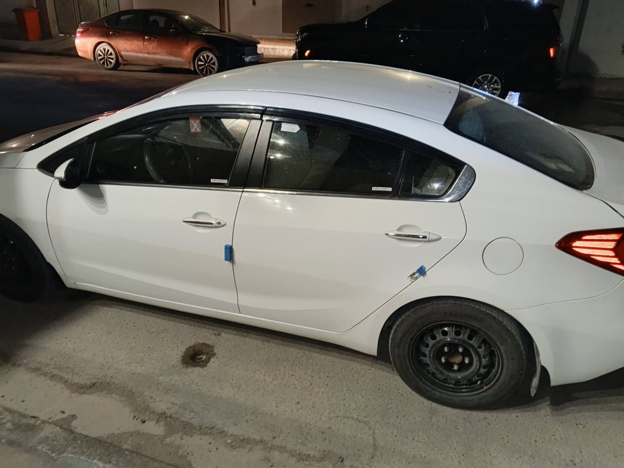 السلام عليكم ورحمة الله وبركاته 
اخوان للبيع سيراتو 2014 خليجي ابيض 
محرك 1600 بشرط
كير كفاله 
مري شفط 
اشاير بالمري 
تحكم ستيرن جهتين 
شاشه كار بلي كامره دواره 
سنتر لك 
رقم اربيل باسمي تريد تحويل او وكاله حاضر 
هزه تنتهي 2029 
السيارة عليها تخم تاير جديد صدر امامي خلفي قبل 3 إيان مبدله نوزلات بلكات فيت بم جدد سويتلها ادامه كامله 
السياره بيها صبغ 3 قطع بجهت راكب و جهت السايق بيها اقل شبر 
السعر 102وبيها مجال بسيط 
للاستفسار ***********
