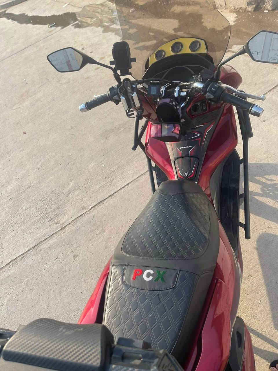 السلام عليكم 
Pcx  للبيع 
ياباني jf 125
بصمات عدد2
مفتاح طوارئ عدد 2
مال مزاد  صور المزاد وتفاصيل كامله بيهه منفيس بيهه نازله من  محلات كلشي وكلاشي 
دراجه عله حالت الوكاله جديده بالكامل
ما مفتوح اي برغي بيهه 
ماشية 12 الف 
دهن لكامولي بانزين محسن

عليها اضافات
1.درع وكاله اصلي 
2.جنطه اصليه 
3.جلكانات 2
4.ستاند مبايل
5.تلبيسة  كشن جلد وكاله pcx
حامل كلاص اصلي pcx
جامه اماميه عدد 2 وحده عاليه وحده ناصيه
حساس اطارات عله الطاقه الشمسية
ام بي ثري عمل شي كلش حلو  
 25 ورقة وبيهه مجال 

***********

