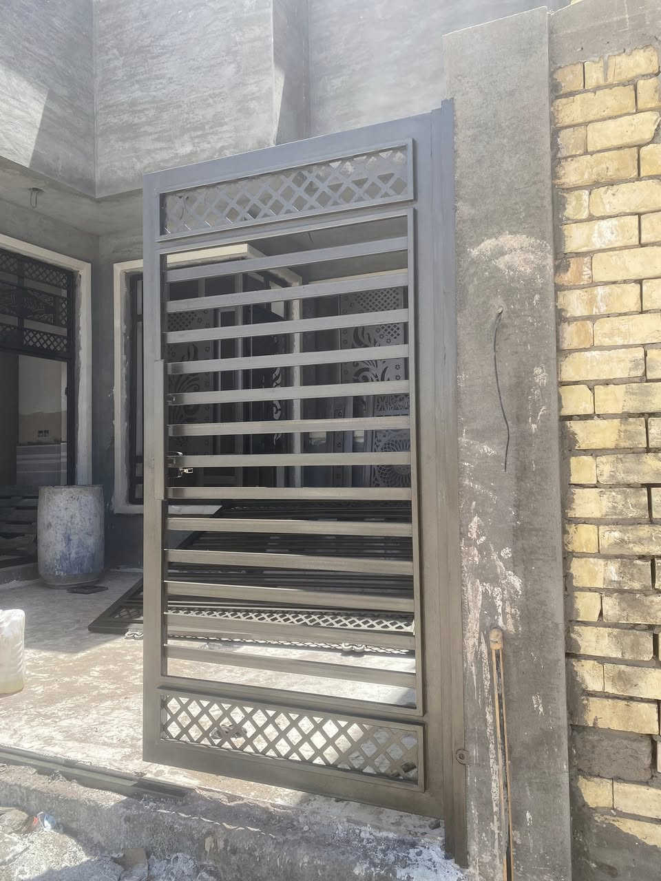 نحن من يجعل بيتك مميز.
نعمل بكافه انواع اصباغ الحديد{***********}
واتساب واتصال 

صبغ السقائف والمحجرات  🏘️👇  اصباغ خارجي وداخليه وتغليف كابون مع صبغ الكابون التالف

صبغ +تنضيف+سنفره_
النتيجة داخل الصور🪬🫡 😍😍
