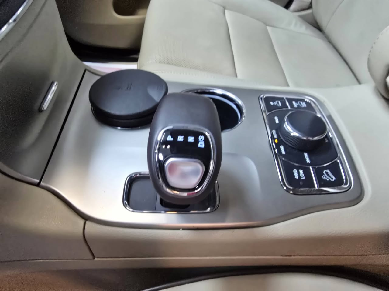 سلام عليكم . اوفر لاند هارلم خليجي موديل ١٥ شركة بمعنى الكلمه فول مكفول ومغلفة بي بي اف المسافه المقطوعة ٤٥ الف ميل *********** جديد جديد بمعنى الكلمه
