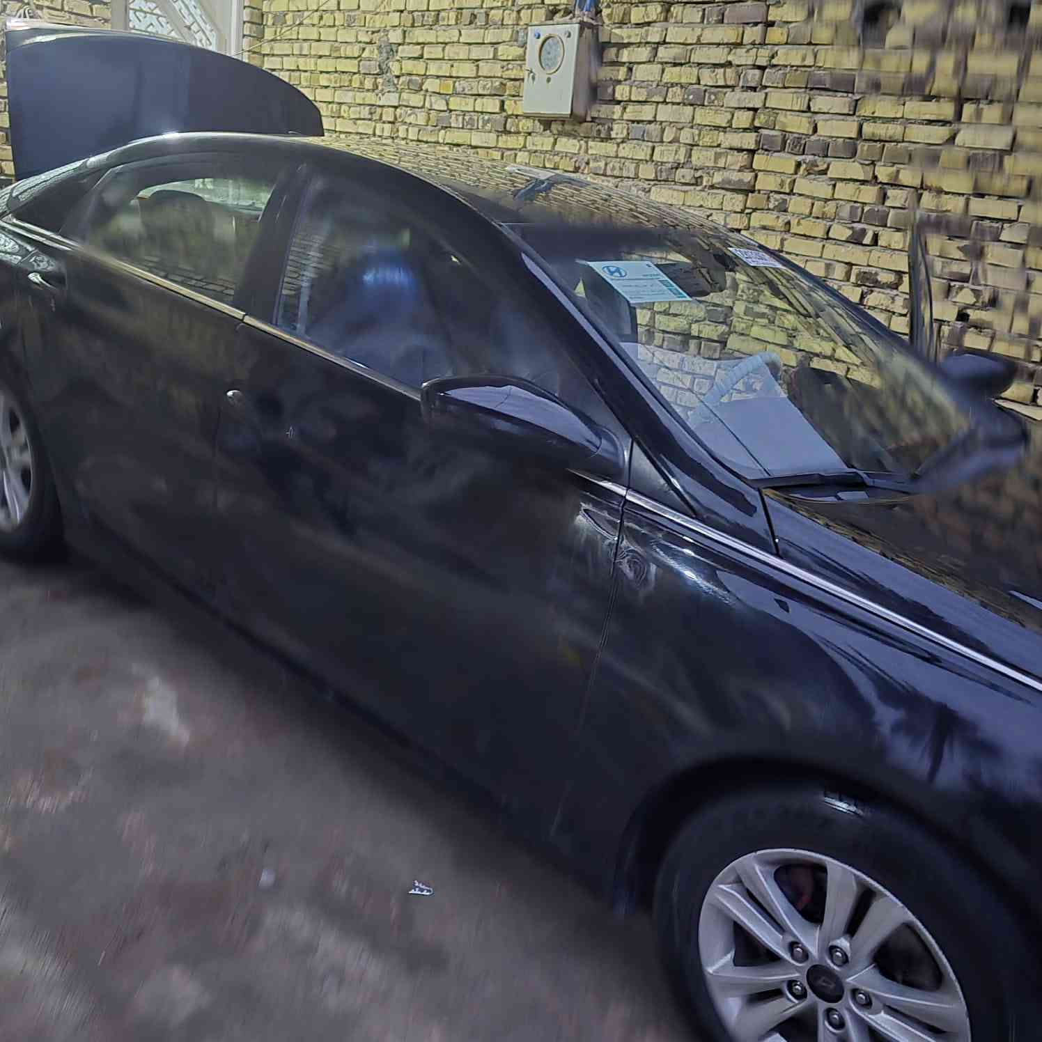 السلام عليكم سوناته للبيع موديل ٢٠١٢ حادثها بل سونار موضح الستفسار عله هاذه الرقم***********
