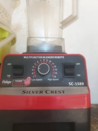 خلاط نظيف كرست الماني مستعمل مره وحده مع طاحونه مال تمن ب 20جديد اتصال...
